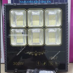 Đèn pha năng lượng mặt trời 300w nhiều ô DSY