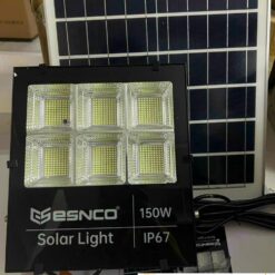 Đèn pha năng lượng mặt trời 150w Esnco nhiều ô